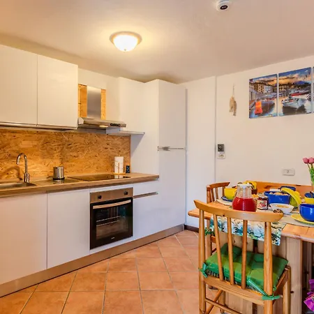 Tatil Evi Ca' Il Nido By Interhome Domaso